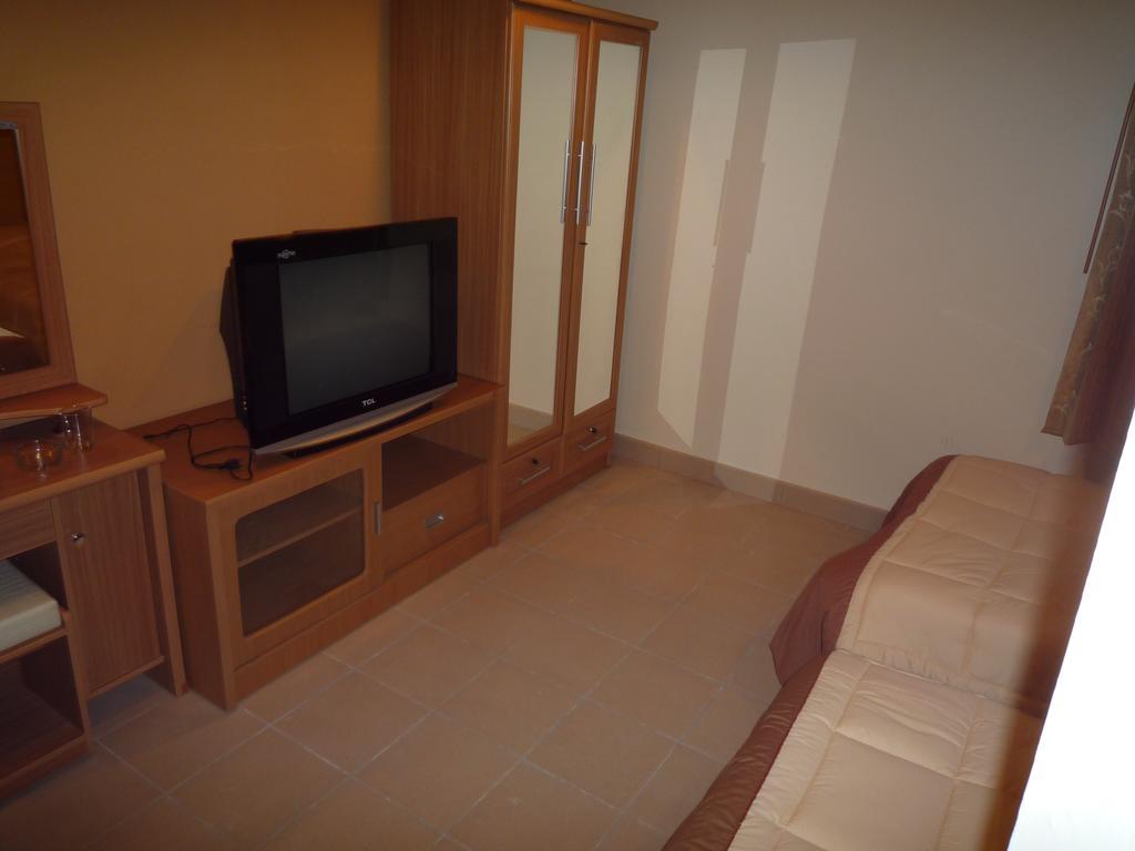 Marina Inn Pattaya Room photo